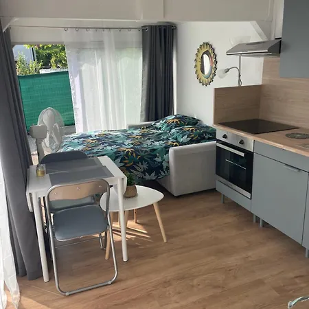 Bambouti ゲストハウス *