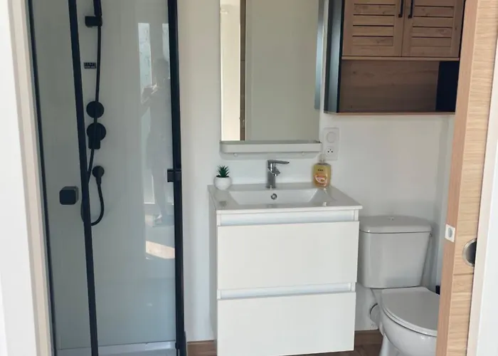 Bambouti Guest house *